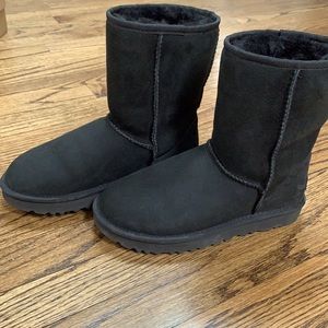 UGG Classic Short Boots Black